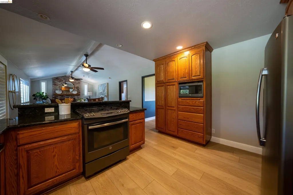 147 Loren Lane Oakley CA 94561