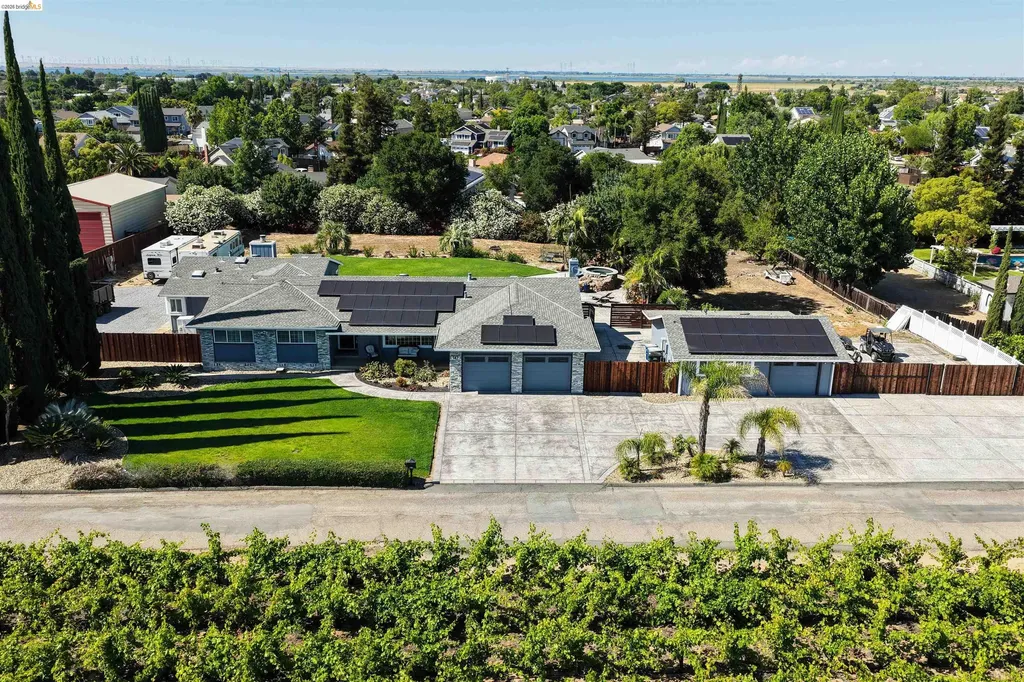 147 Loren Lane Oakley CA 94561