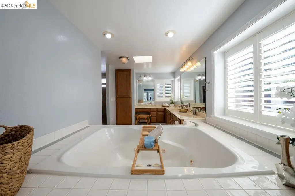 147 Loren Lane Oakley CA 94561