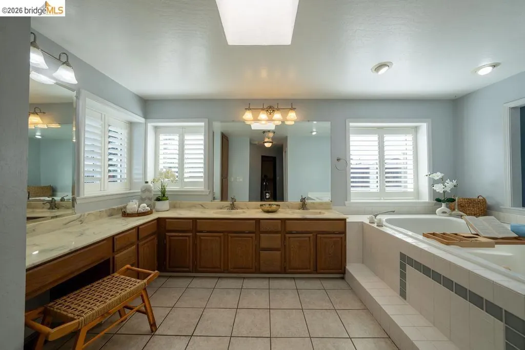 147 Loren Lane Oakley CA 94561
