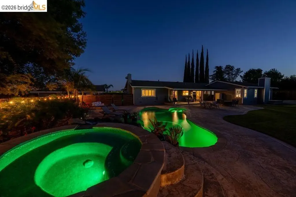 147 Loren Lane Oakley CA 94561