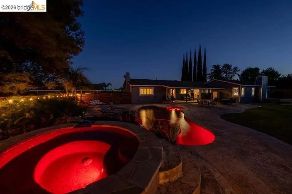 147 Loren Lane Oakley CA 94561