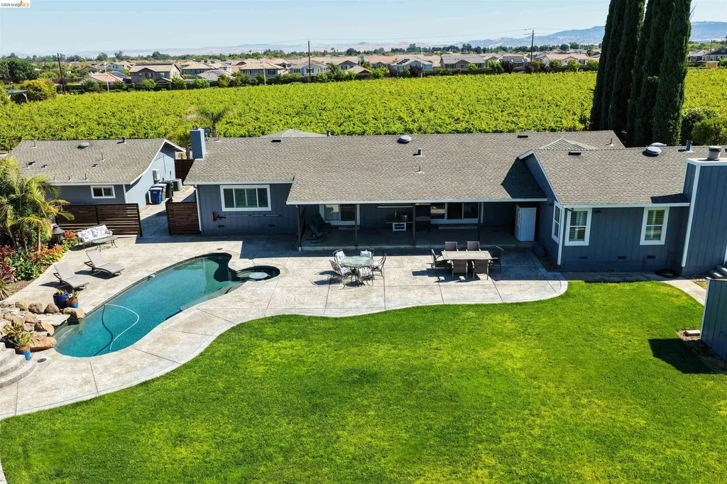 147 Loren Lane Oakley CA 94561