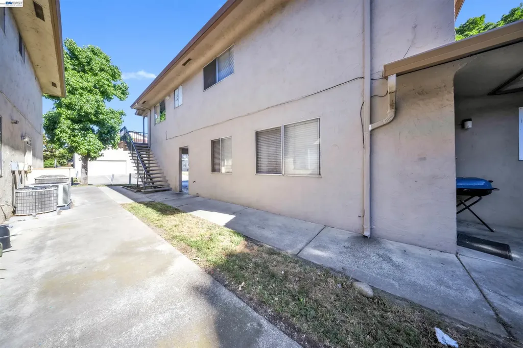 2300 Peppertree Way Antioch CA 94509