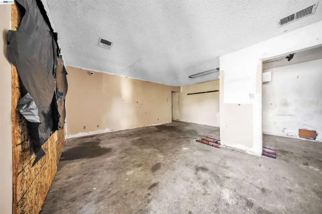 2300 Peppertree Way Antioch CA 94509