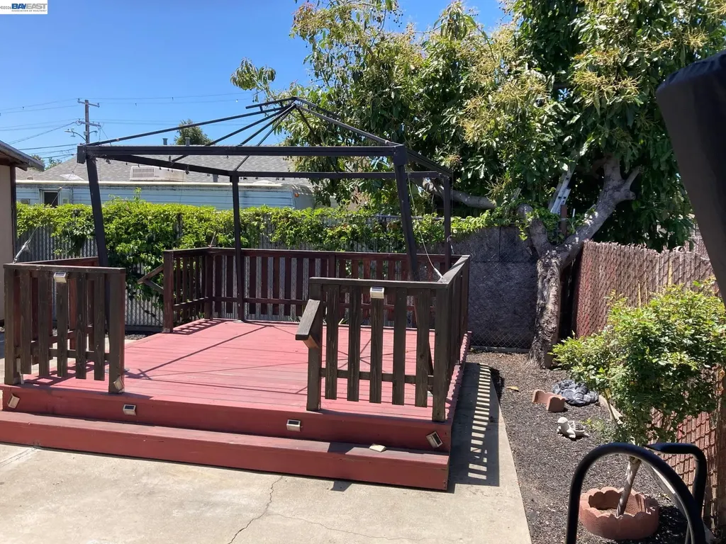 6631 Lucille Street Oakland CA 94621