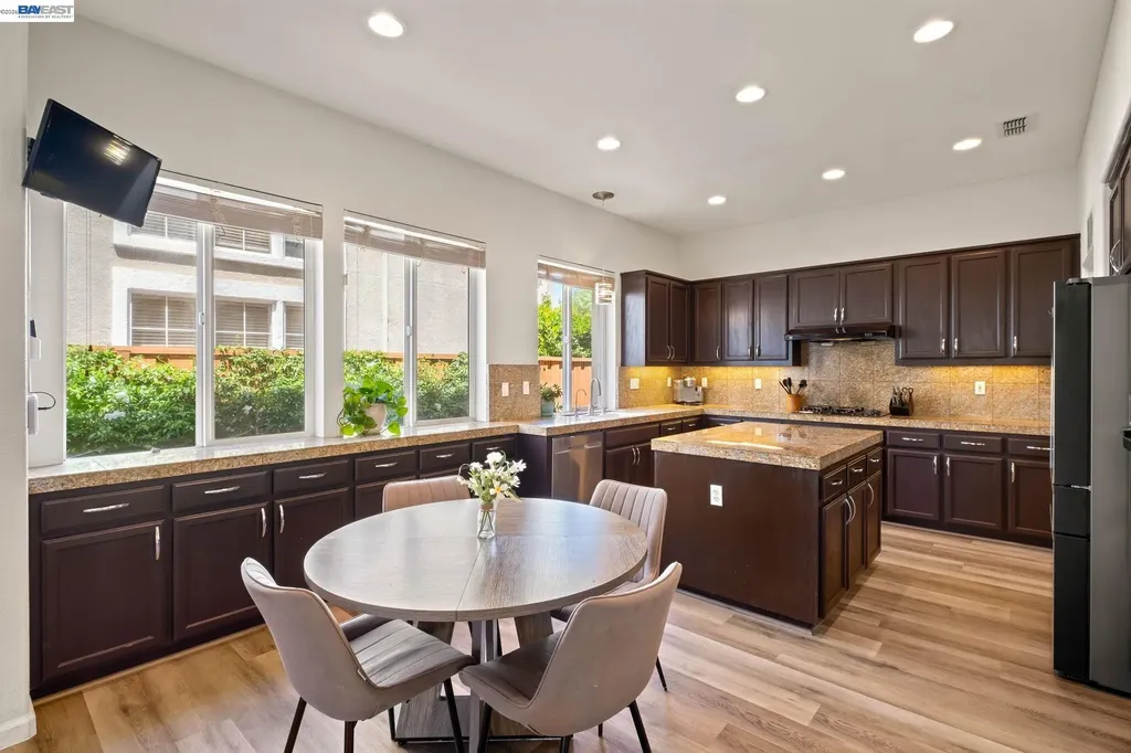 2466 Yosemite Way Discovery Bay CA 94505