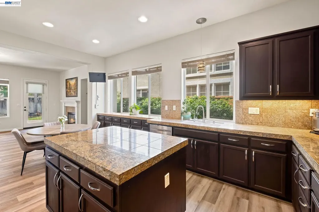 2466 Yosemite Way Discovery Bay CA 94505