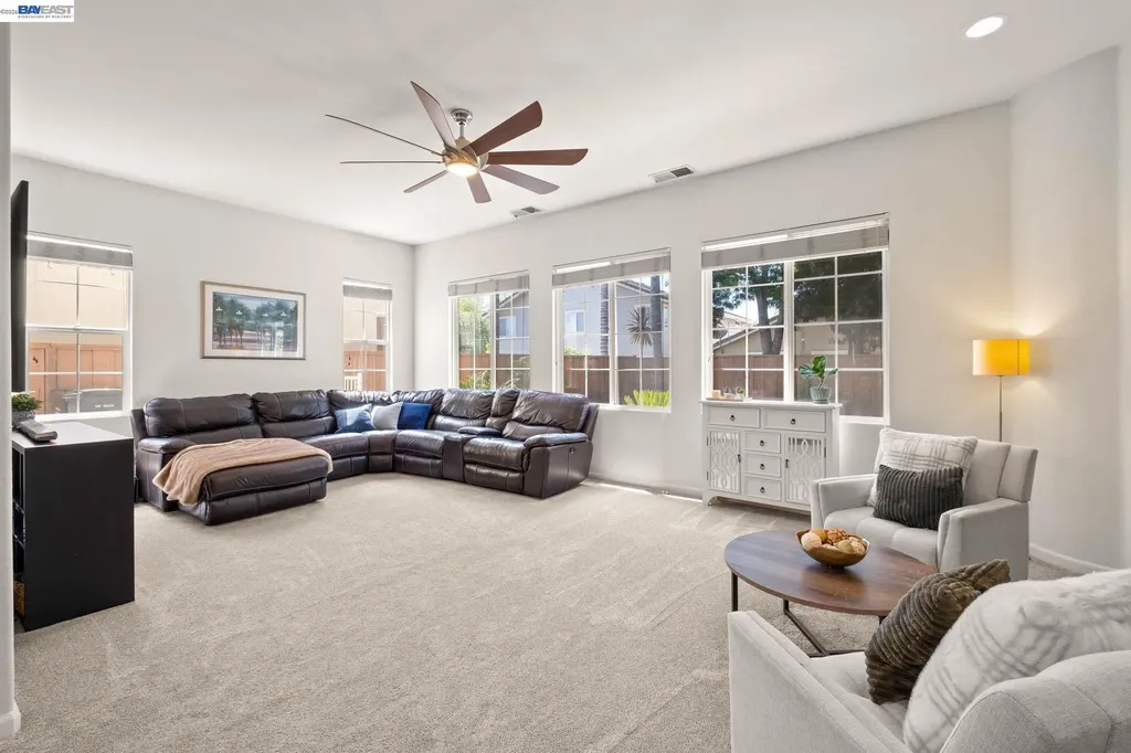 2466 Yosemite Way Discovery Bay CA 94505