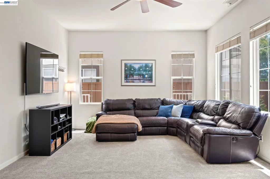 2466 Yosemite Way Discovery Bay CA 94505