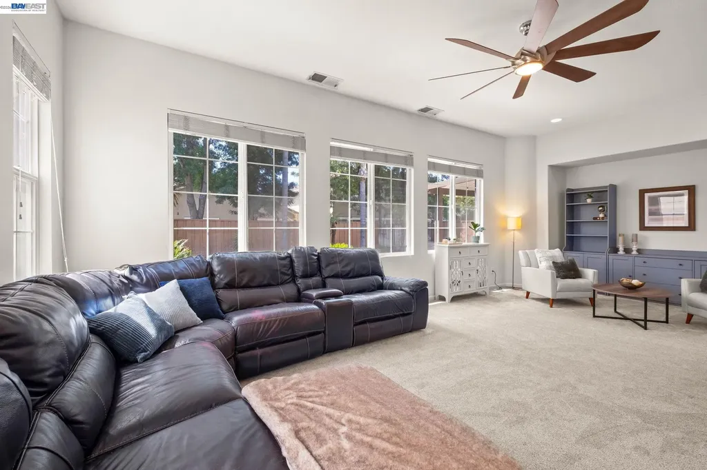 2466 Yosemite Way Discovery Bay CA 94505