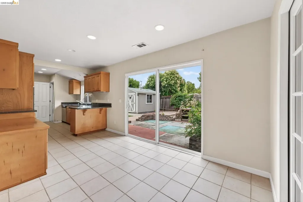 2465 Mountain View Drive Concord CA 94520