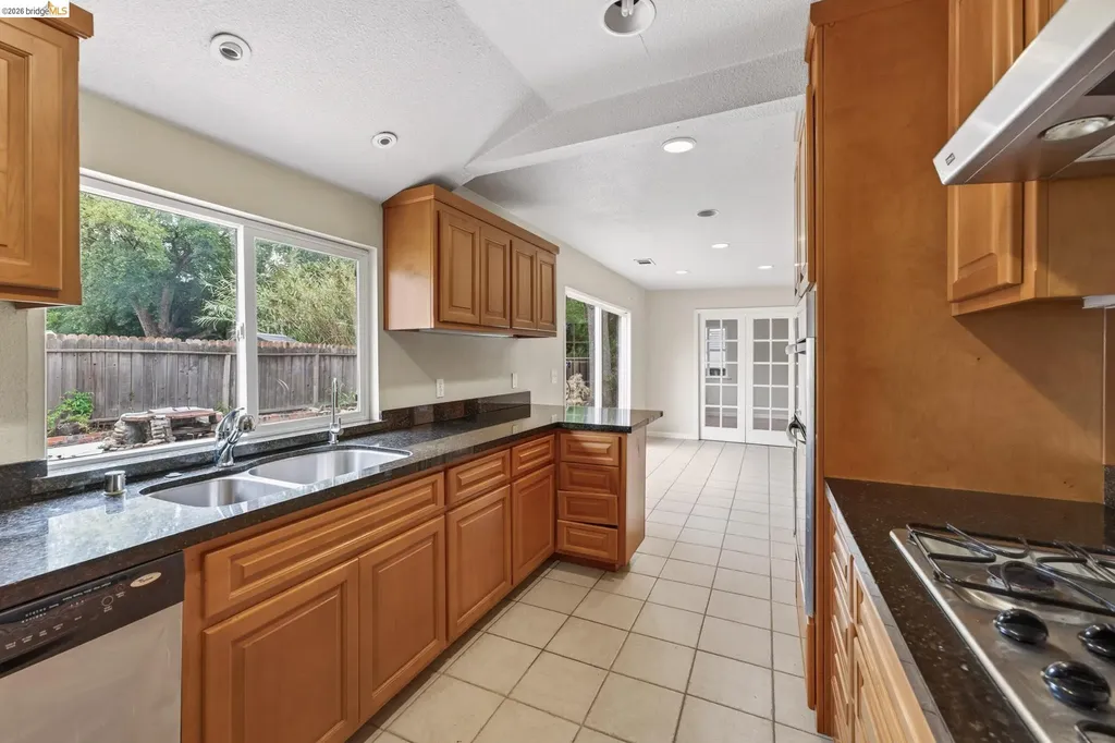 2465 Mountain View Drive Concord CA 94520