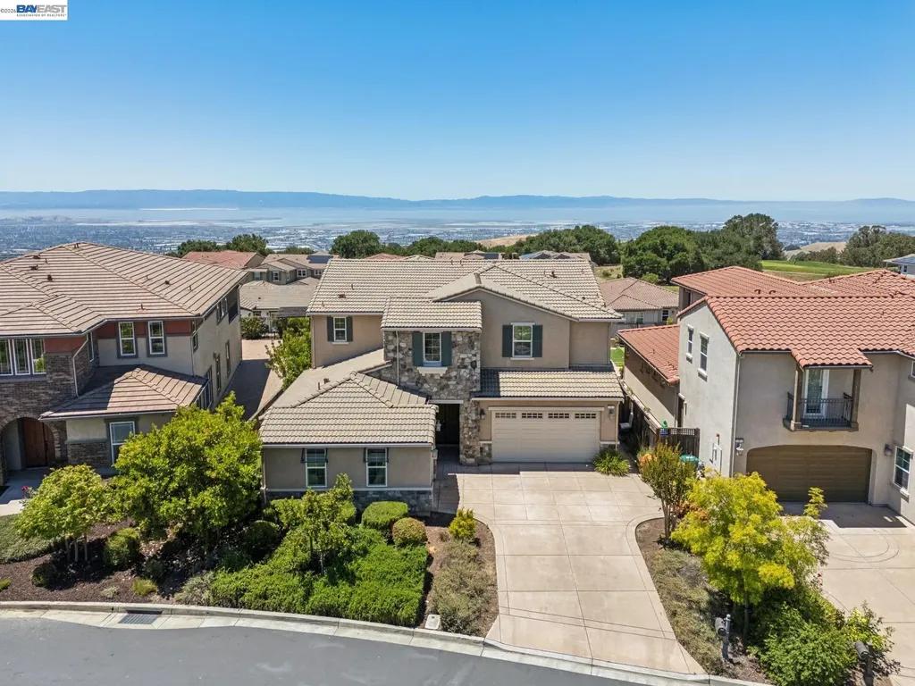5 Stirling Way Hayward CA 94542