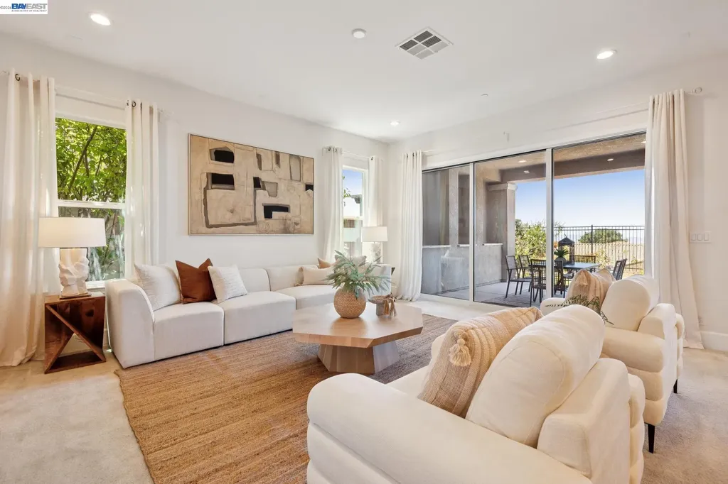5 Stirling Way Hayward CA 94542
