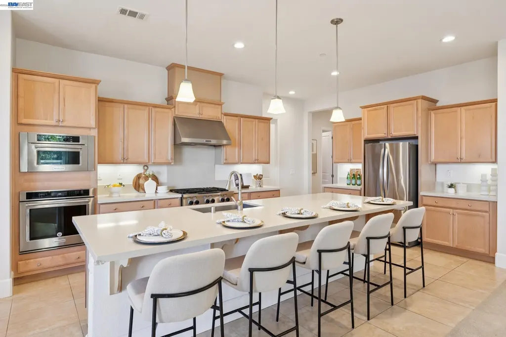 5 Stirling Way Hayward CA 94542