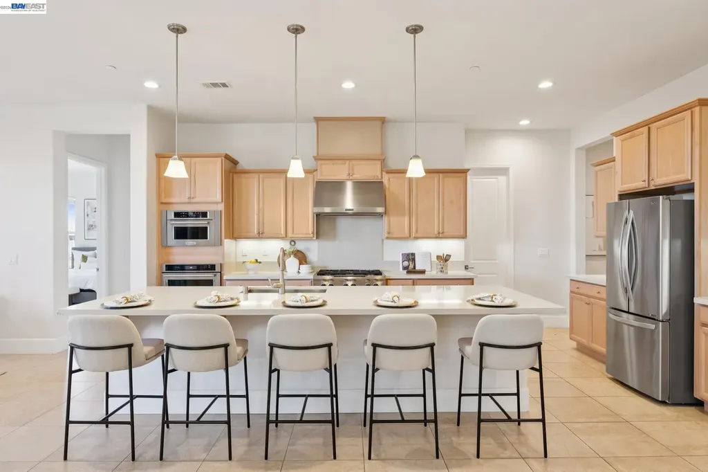 5 Stirling Way Hayward CA 94542