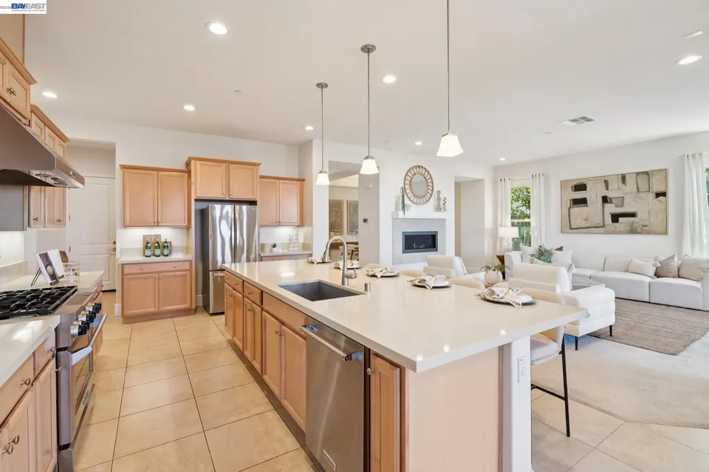 5 Stirling Way Hayward CA 94542