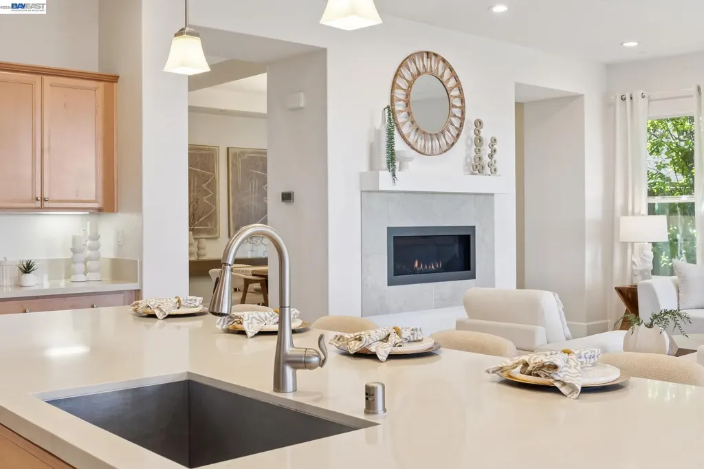 5 Stirling Way Hayward CA 94542