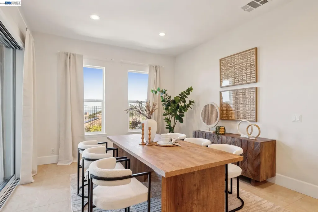 5 Stirling Way Hayward CA 94542