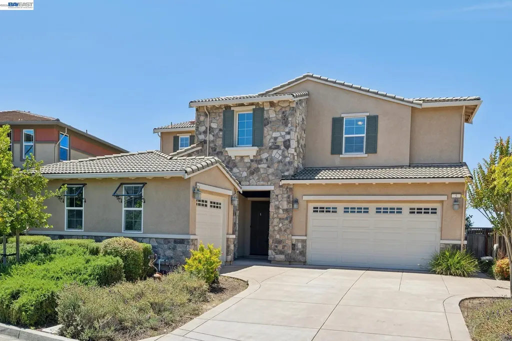 5 Stirling Way Hayward CA 94542