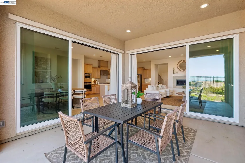 5 Stirling Way Hayward CA 94542