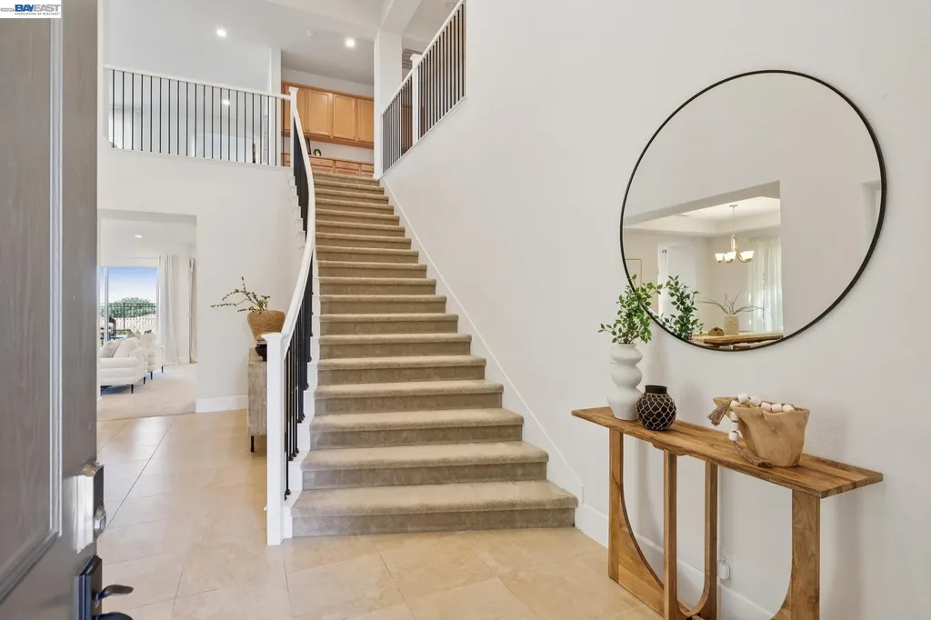 5 Stirling Way Hayward CA 94542