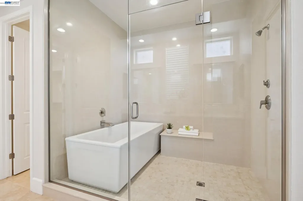 5 Stirling Way Hayward CA 94542
