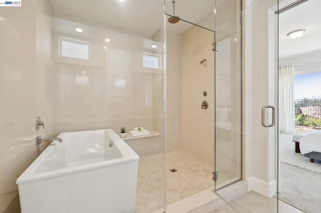 5 Stirling Way Hayward CA 94542