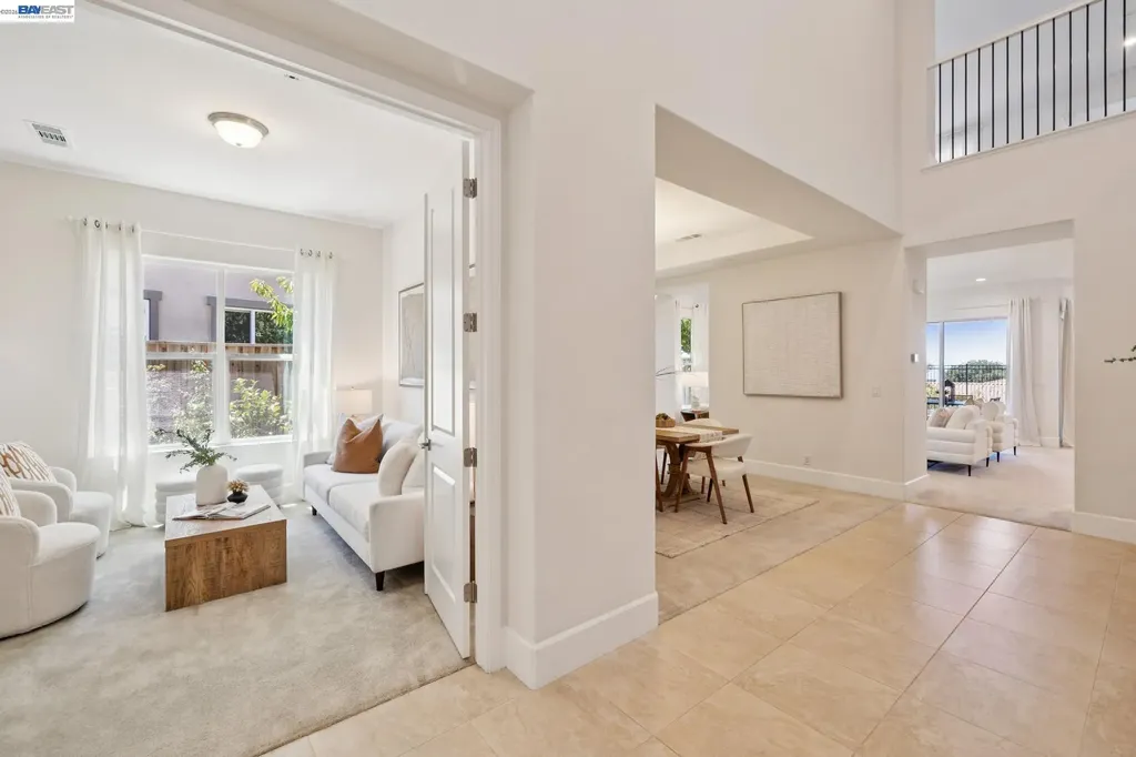 5 Stirling Way Hayward CA 94542