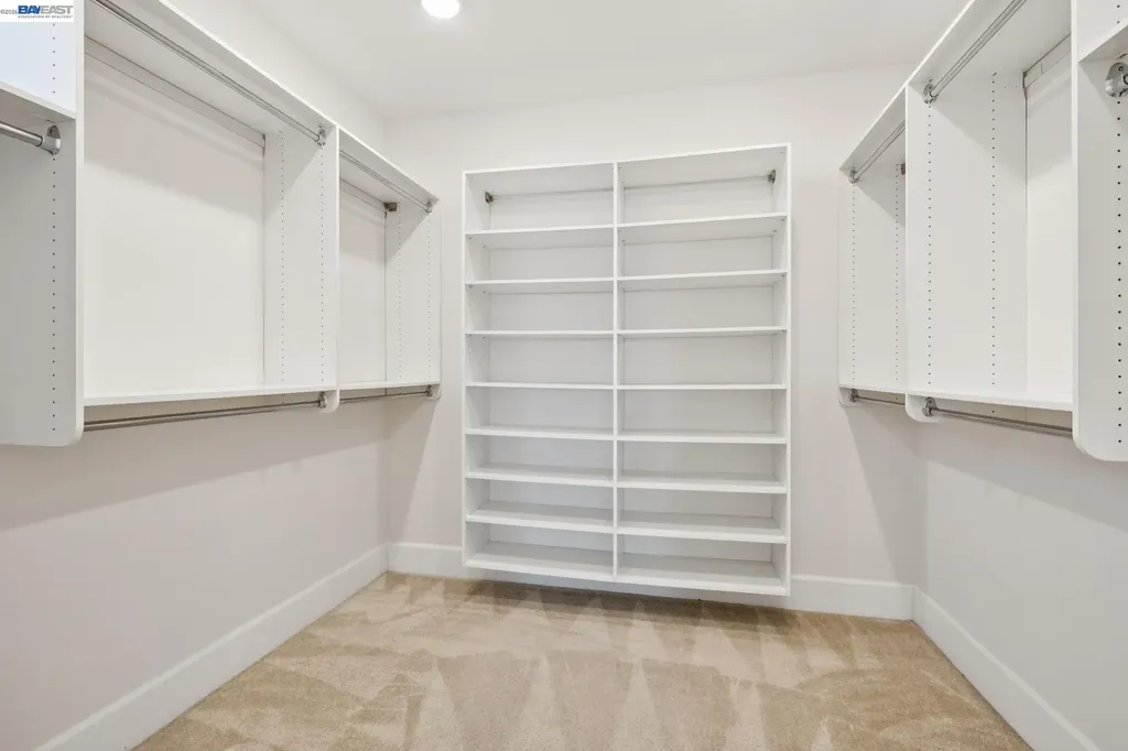 5 Stirling Way Hayward CA 94542