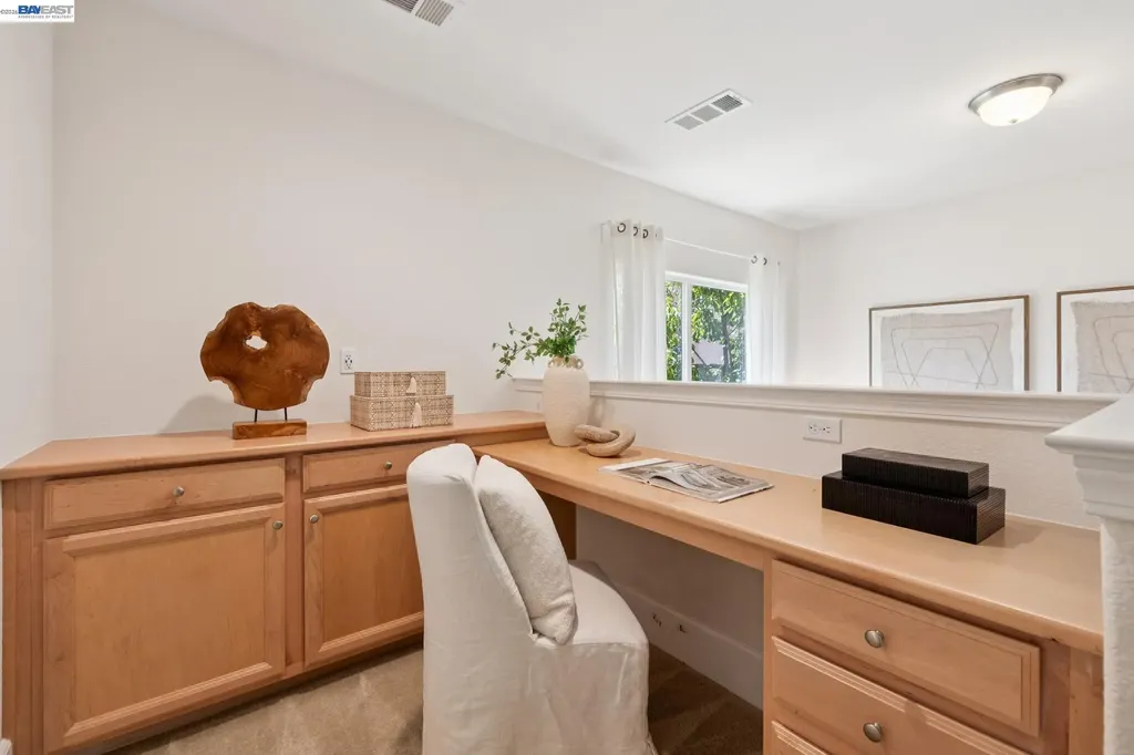 5 Stirling Way Hayward CA 94542