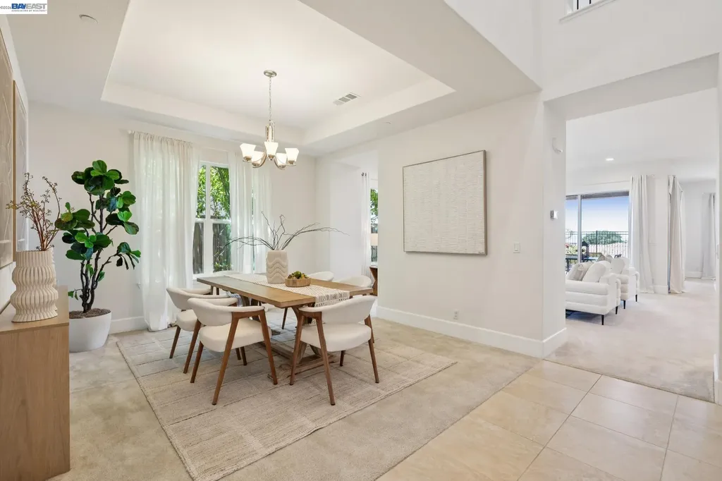 5 Stirling Way Hayward CA 94542