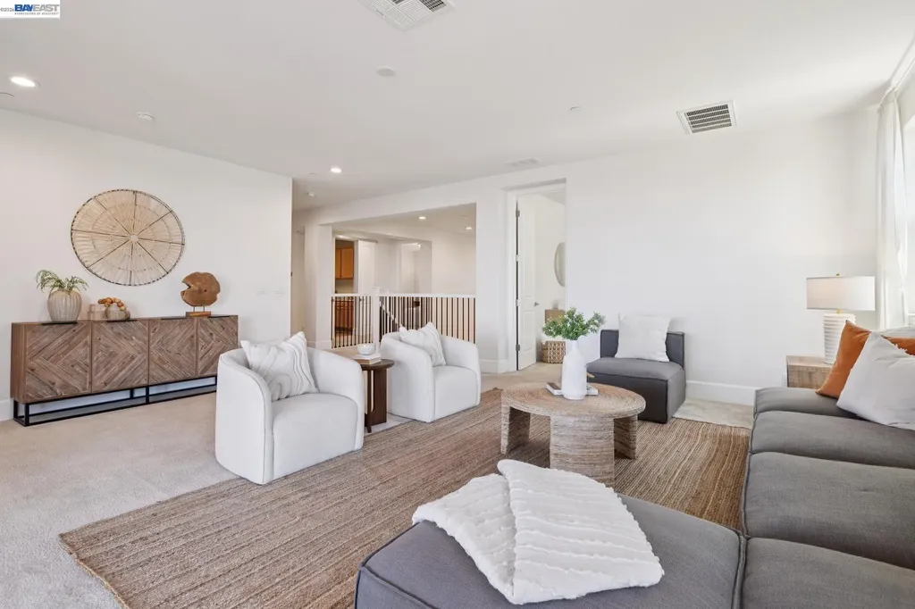 5 Stirling Way Hayward CA 94542