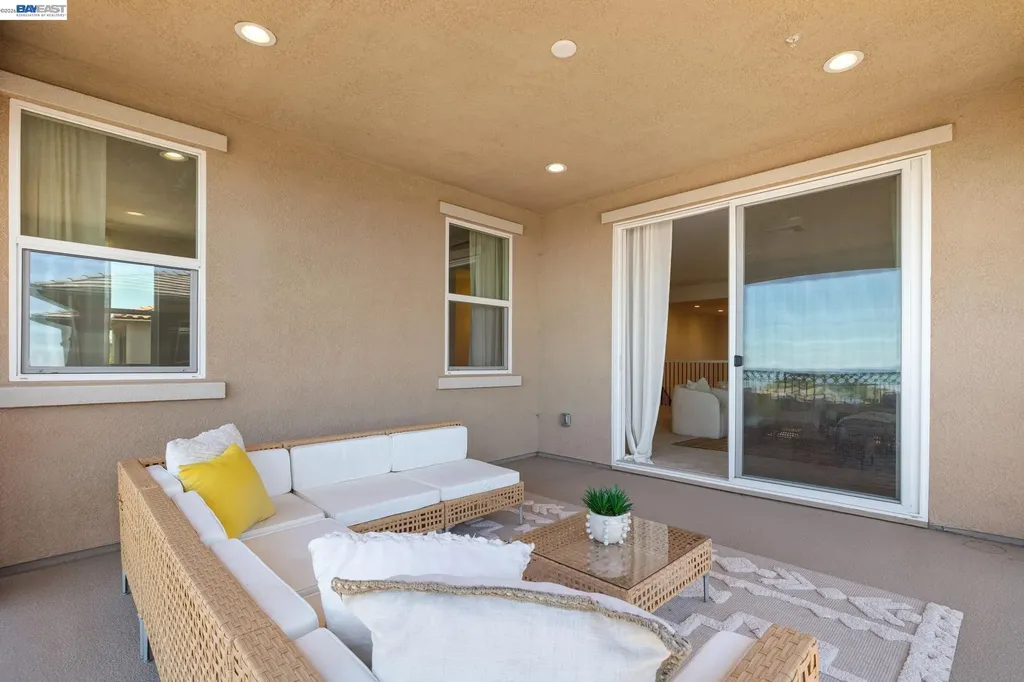 5 Stirling Way Hayward CA 94542