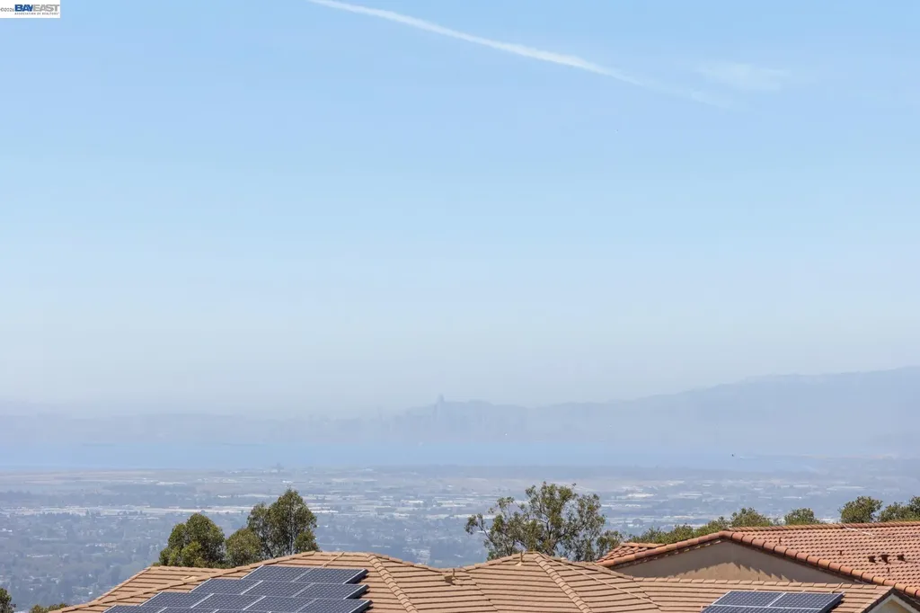 5 Stirling Way Hayward CA 94542