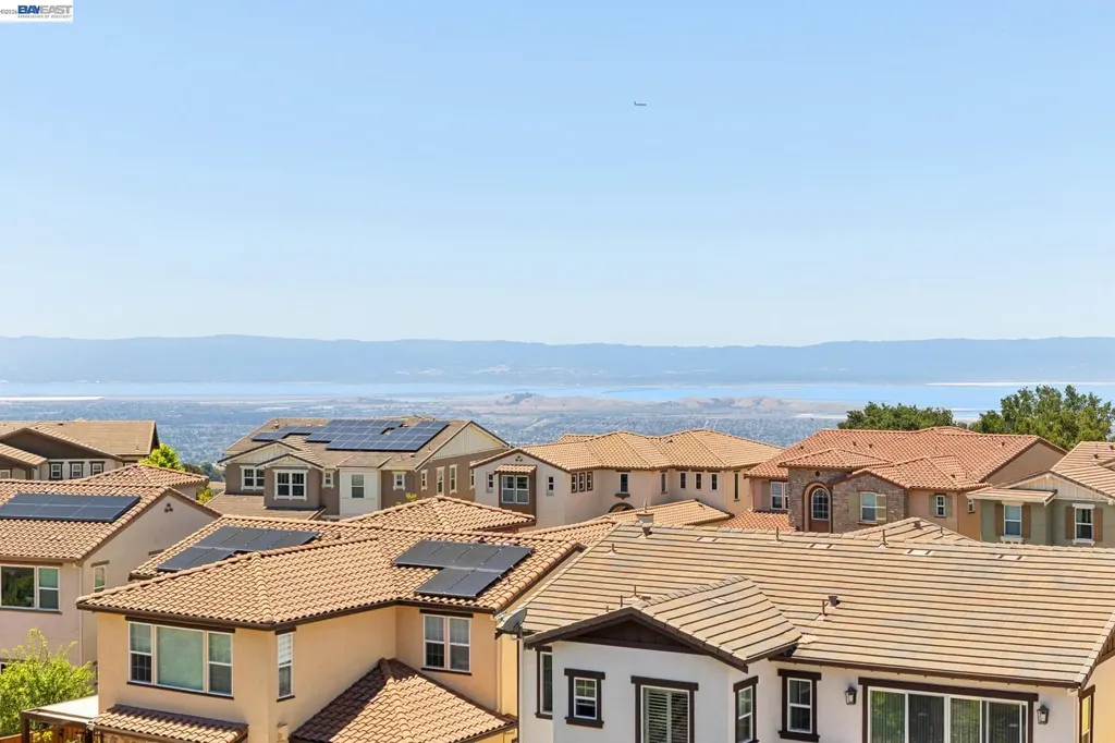 5 Stirling Way Hayward CA 94542