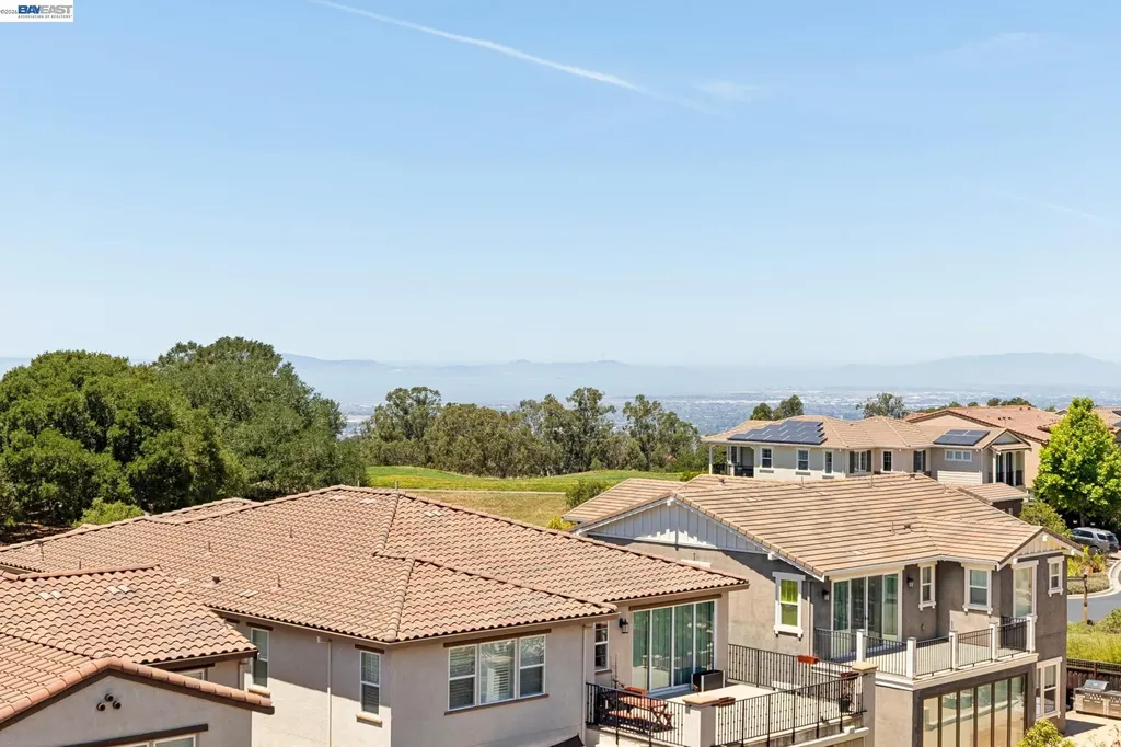 5 Stirling Way Hayward CA 94542