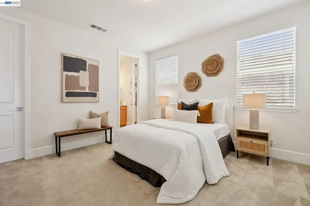 5 Stirling Way Hayward CA 94542