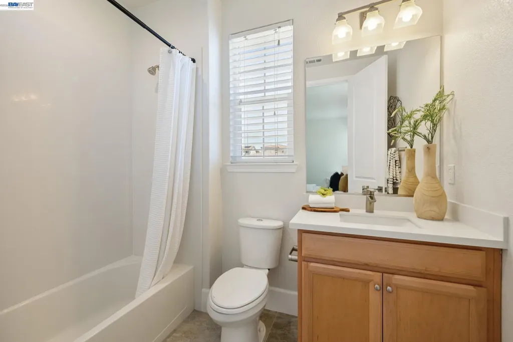 5 Stirling Way Hayward CA 94542