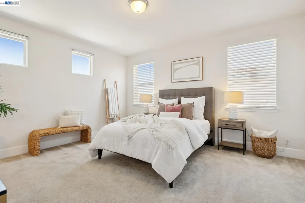 5 Stirling Way Hayward CA 94542
