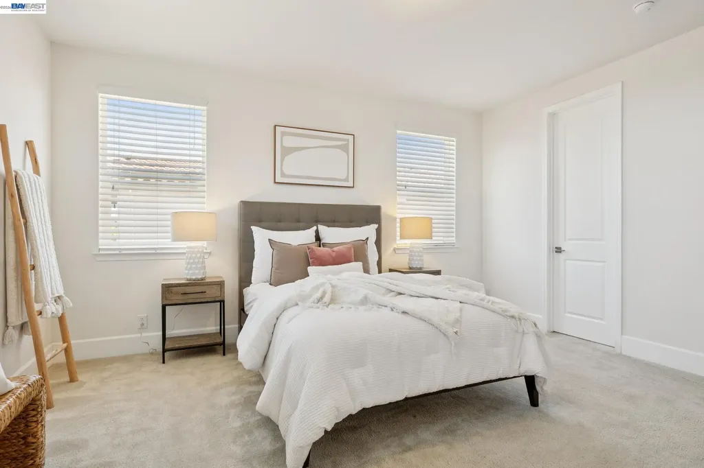 5 Stirling Way Hayward CA 94542