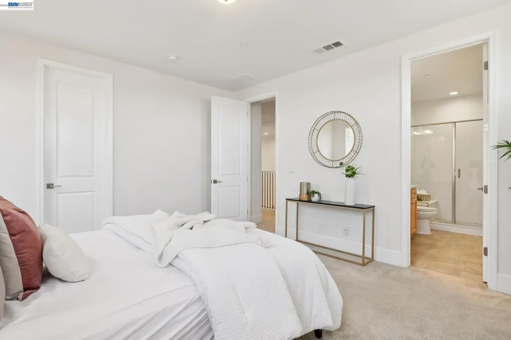 5 Stirling Way Hayward CA 94542