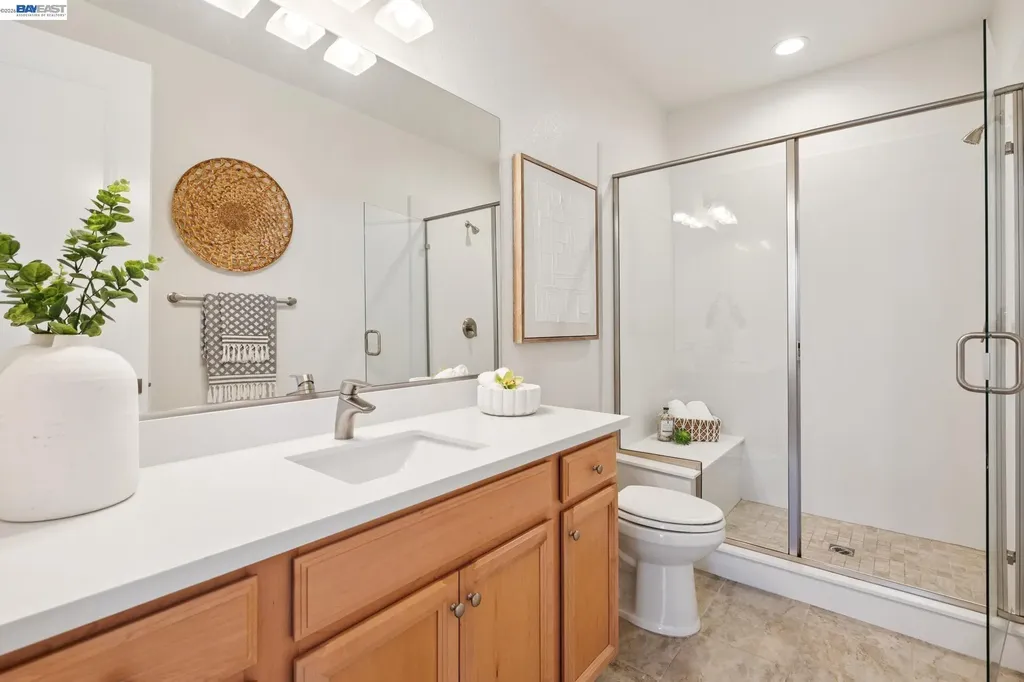 5 Stirling Way Hayward CA 94542