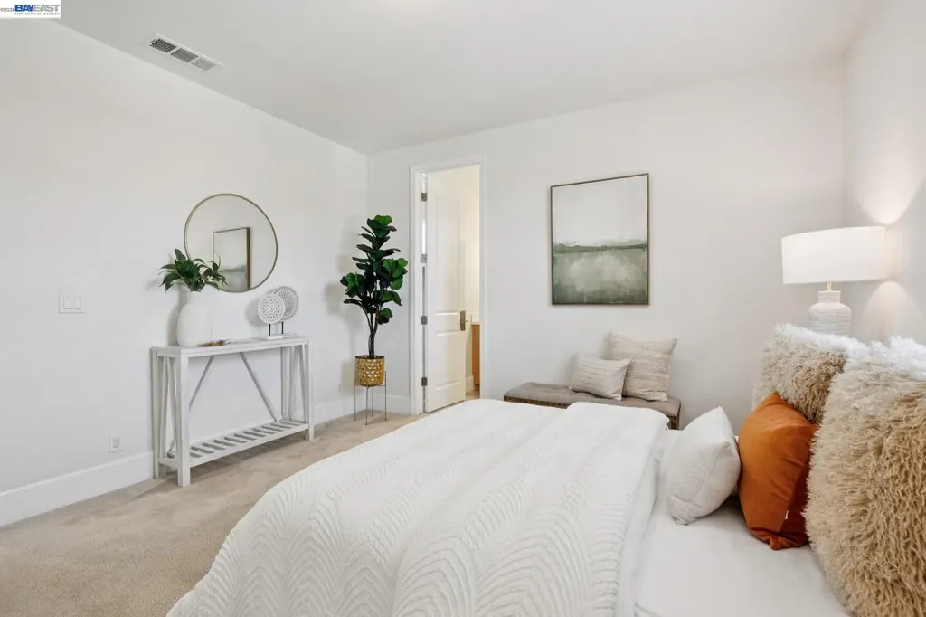 5 Stirling Way Hayward CA 94542
