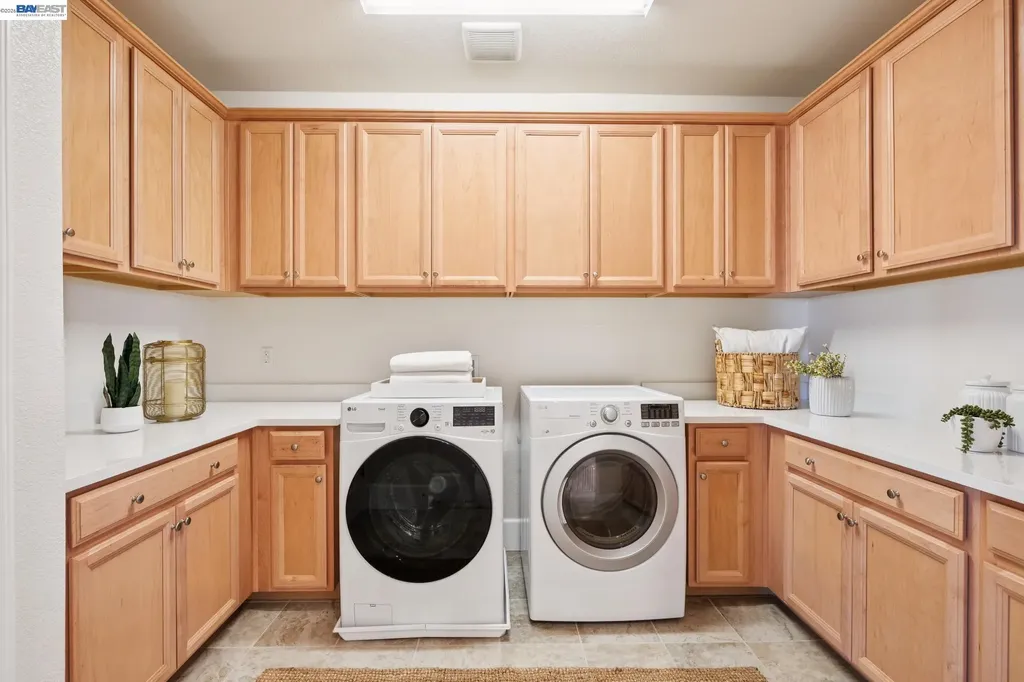 5 Stirling Way Hayward CA 94542