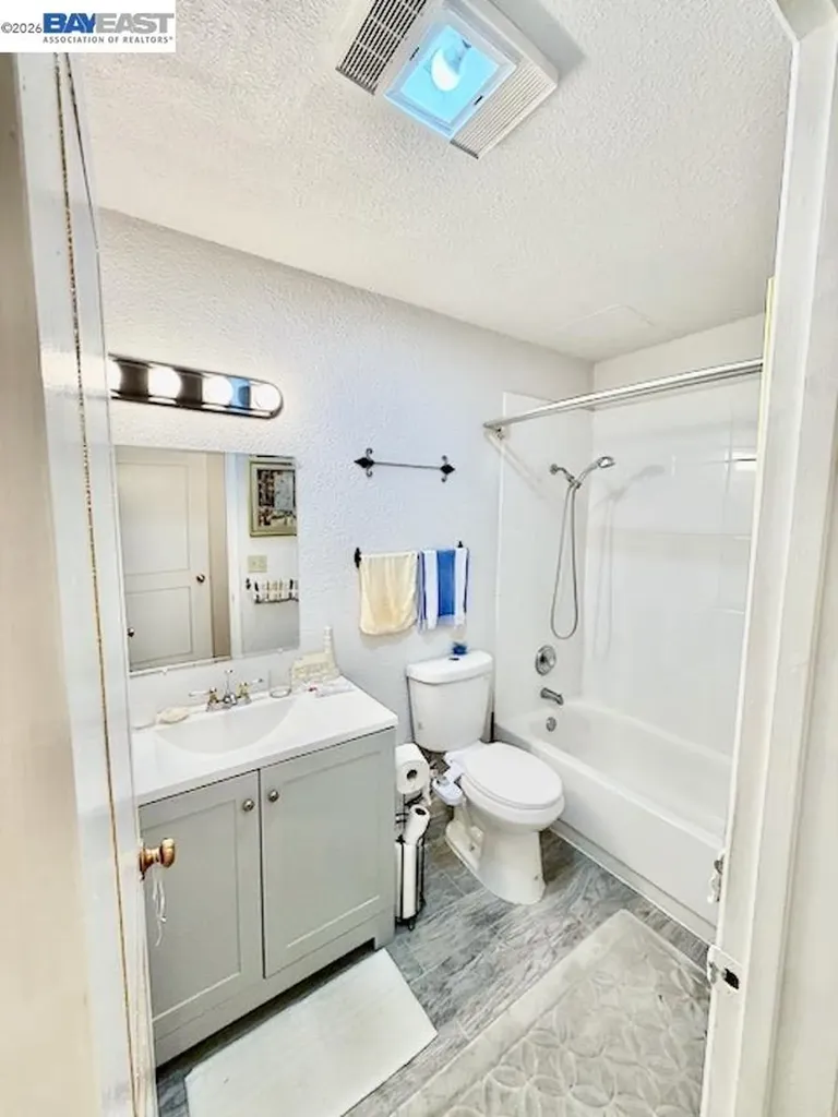 3 Captain Drive Emeryville CA 94608