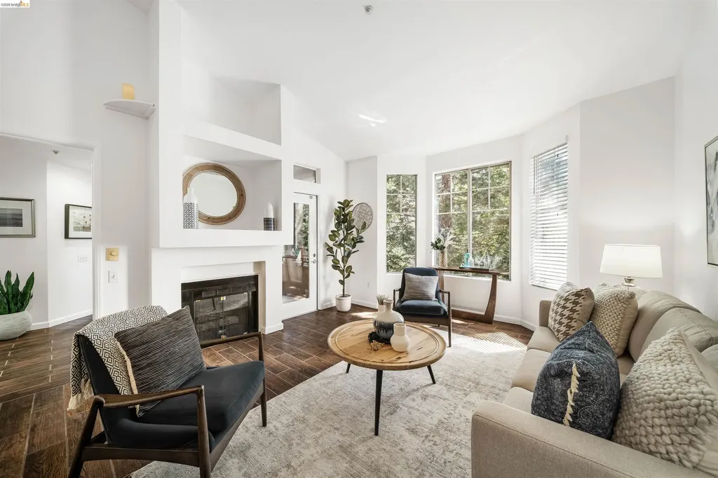 280 Caldecott Oakland CA 94618
