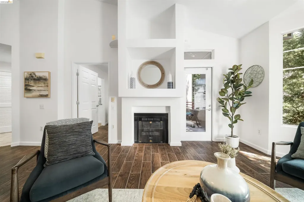 280 Caldecott Oakland CA 94618