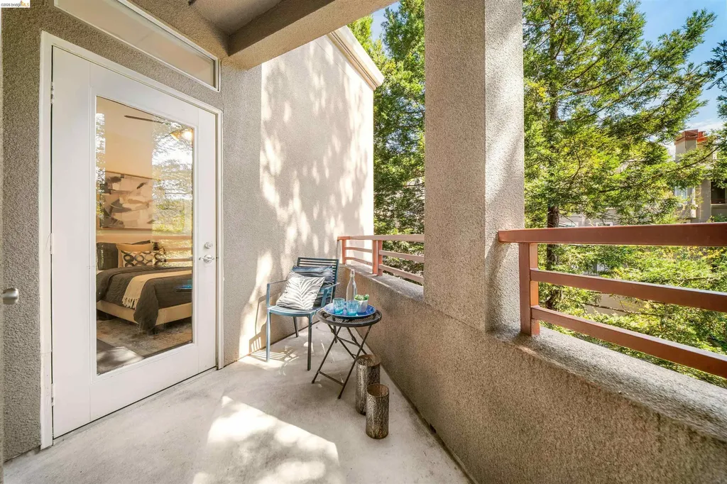 280 Caldecott Oakland CA 94618
